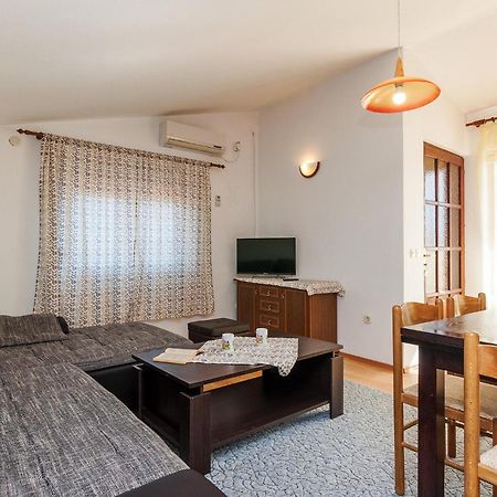 Stunning Apartment In Sv,Filip I Jakov Sveti Filip i Jakov Exterior foto